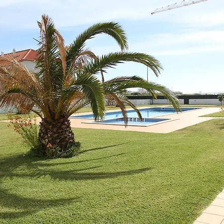 Holidays - Surf Pool With Tennis Court