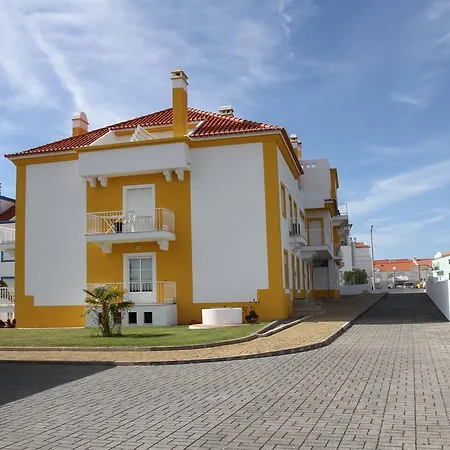 Holidays - Surf Pool With Tennis Court *