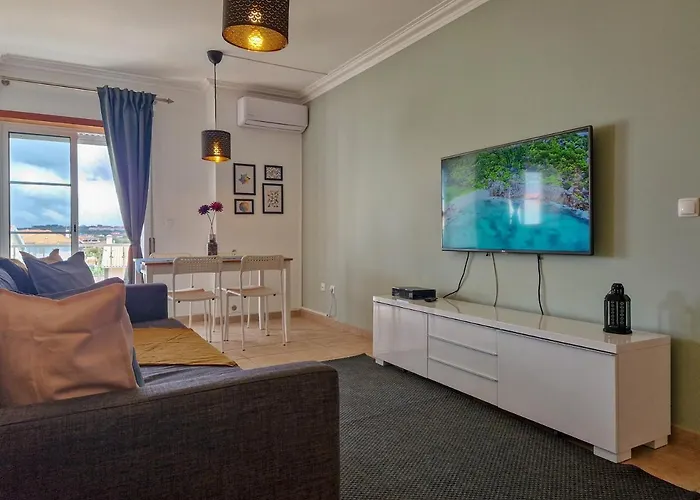 Daire Holidays - Surf Pool With Tennis Court *