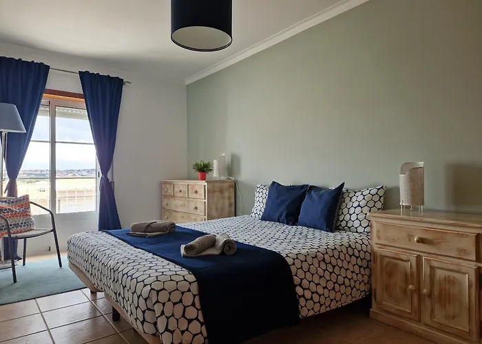 Daire Holidays - Surf Pool With Tennis Court *