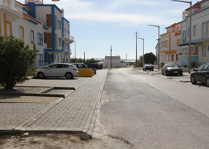 Daire Holidays - Surf Pool With Tennis Court *