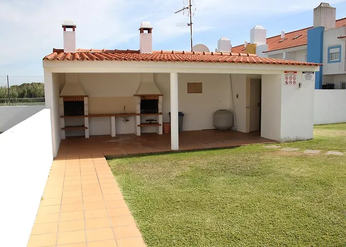 Holidays - Surf Pool With Tennis Court * Baleal