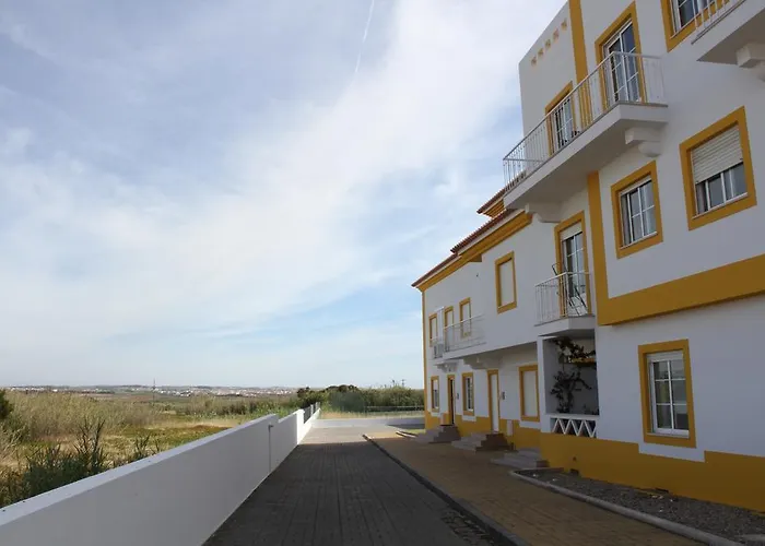 Holidays - Surf Pool With Tennis Court Daire Baleal